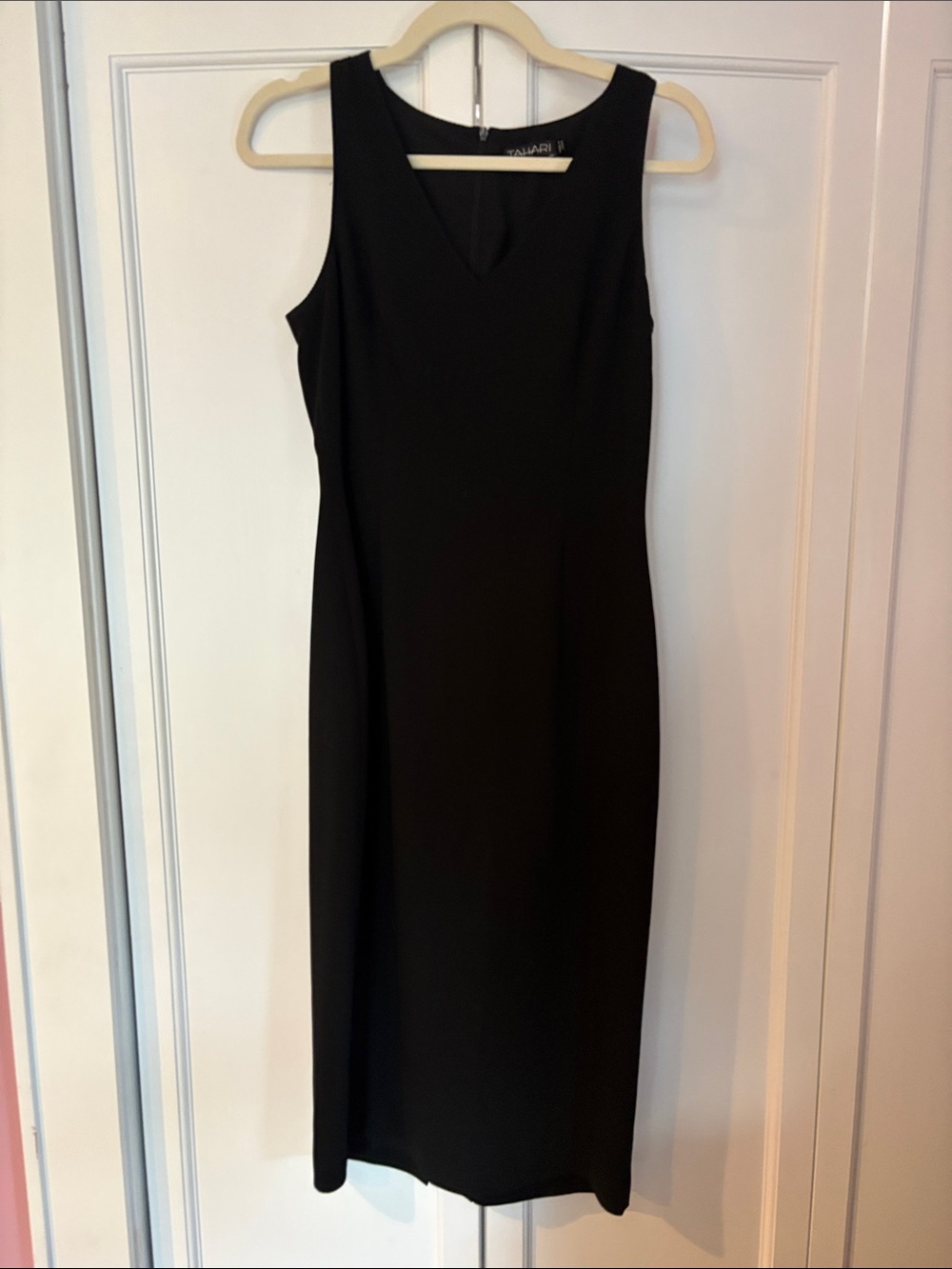 Tahari Black Sleeveless V-Neck Sheath Dress